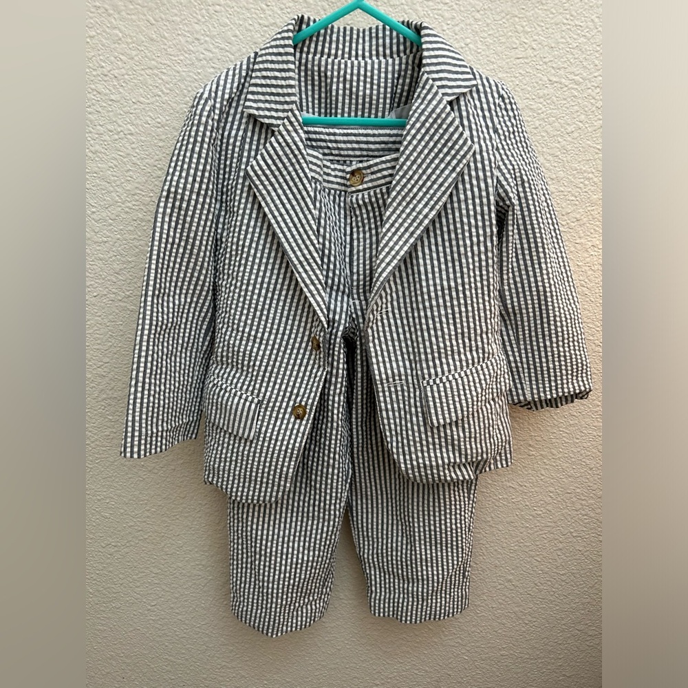 Boys seersucker white/blue blazer/slacks